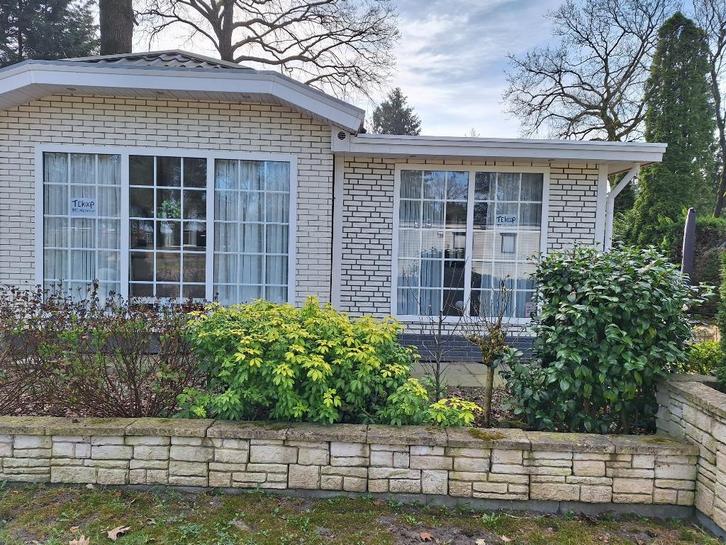 Te Koop Chalet met aanbouw in Lunteren ., Caravans en Kamperen, Stacaravans, tot en met 4, Ophalen of Verzenden