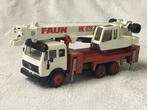 Mercedes vrachtwagen met telekraan van Faun, Hobby en Vrije tijd, Modelauto's | 1:50, Ophalen of Verzenden, Zo goed als nieuw