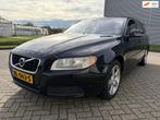 Volvo V70 2.0 T5 Kinetic 241PK weinig KM. Black! Edition, Auto's, Euro 5, Zwart, 4 cilinders, Zwart