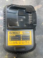 Dewalt oplader DCB 105, Ophalen of Verzenden, Gebruikt