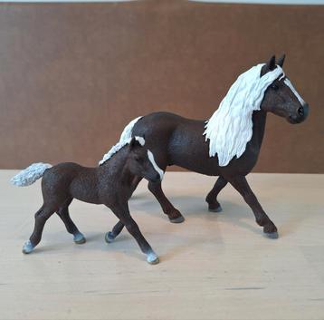 Schleich paard en veulen beschikbaar voor biedingen
