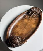 Handgesneden schaal druiventrossen oud hout, Huis en Inrichting, Ophalen, Gebruikt, Hout