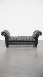 Groot, zwart chesterfield daybed gemaakt van rundleer, Huis en Inrichting, Ophalen, Gebruikt, Eenpersoons, .