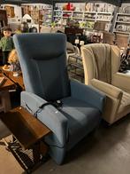 Prachtige relaxstoel in mooie kleur blauw, Ophalen, Gebruikt, Stof, 50 tot 75 cm