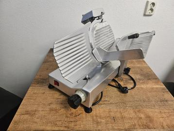 snijmachine voor de schenk en nagelhout beschikbaar voor biedingen