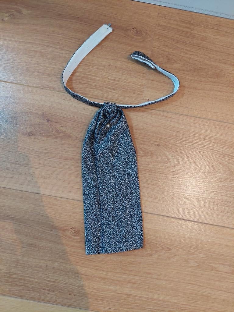 Plastron voor boerenbruiloft, Ophalen of Verzenden, Zo goed als nieuw, Geen merk