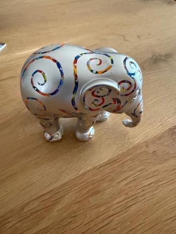 2 zeer mooie beeldjes van de elephant parade beschikbaar voor biedingen