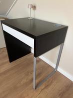 Bureau donkerbruin met wit. IKEA Micke 73x50 cm, Huis en Inrichting, Bureaus, Ophalen, Zo goed als nieuw, Bureau
