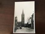 Hilversum straatgezicht met auto en kerk jaren 50.     204, Verzamelen, Ansichtkaarten | Nederland, Ophalen of Verzenden, 1940 tot 1960