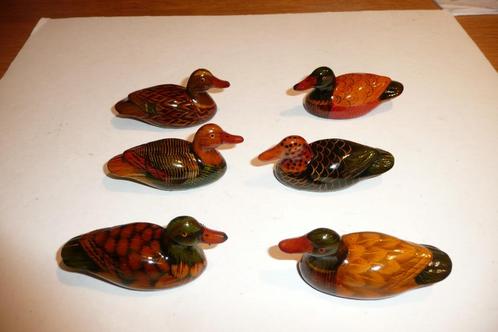 6 steenachtige eenden ca 65 mm lang, Verzamelen, Dierenverzamelingen, Gebruikt, Beeldje of Figuurtje, Vogel, Ophalen of Verzenden