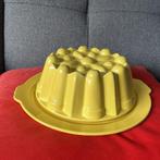 Gele puddingvorm met bord, Antiek en Kunst, Ophalen of Verzenden