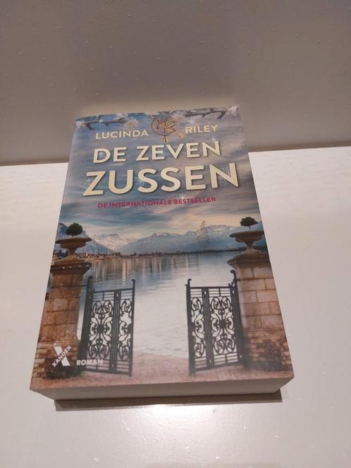 Lucinda Riley - De zeven zussen, Boeken, Literatuur, Zo goed als nieuw, Nederland, Ophalen of Verzenden