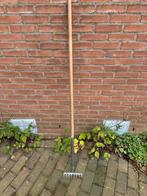 Nette hark 8-tands. Parade. 156 cm. lang., Tuin en Terras, Hand-tuingereedschap, Ophalen, Gebruikt, Hark, Parade