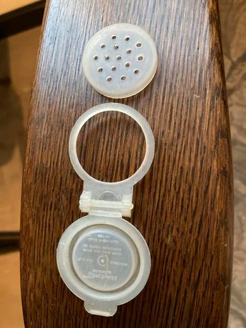 Tupperware Deksel Set afsluitdopje dopje gaatjes beschikbaar voor biedingen