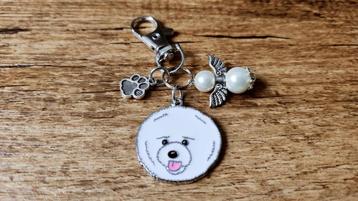 Sleutelhanger Bichon frise emaille met guardian angel beschikbaar voor biedingen