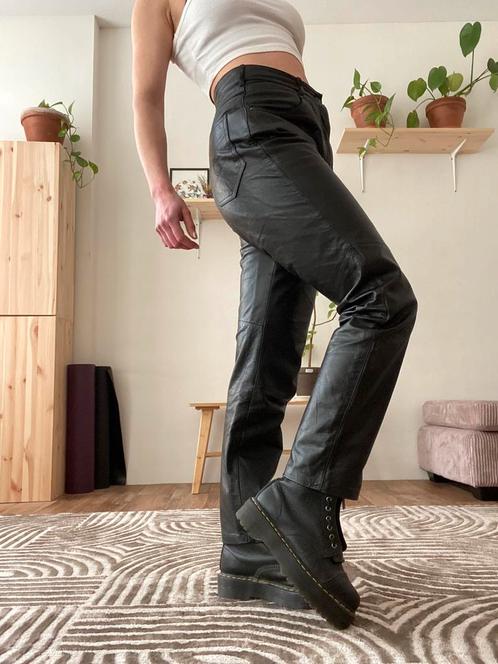 Saki Leather Pants | Black | Size 38/40, Kleding | Dames, Broeken en Pantalons, Zo goed als nieuw, Maat 38/40 (M), Zwart, Lang