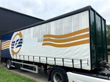 Oplegger/citytrailer schuifzeil gestuurd met laadklep 2005. beschikbaar voor biedingen
