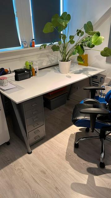 Zgan bureau in hoogte verstelbaar beschikbaar voor biedingen