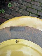 3x Bozo Tomado industriele krukjes. Houten zitting, Ophalen, Gebruikt, IJzer