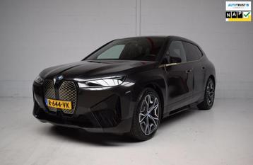 BMW IX XDrive40 SPORT 77 kWh ORG.NED / NAP / SKY-LOUNGE PANO beschikbaar voor biedingen