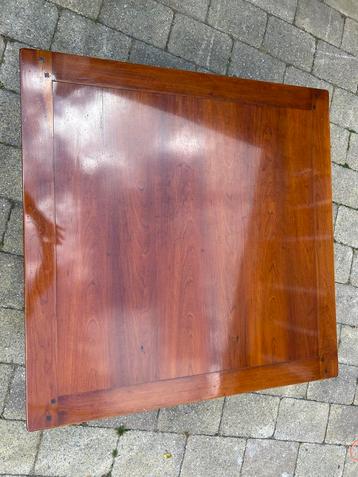 Massief Houten Salontafel 100x100 beschikbaar voor biedingen