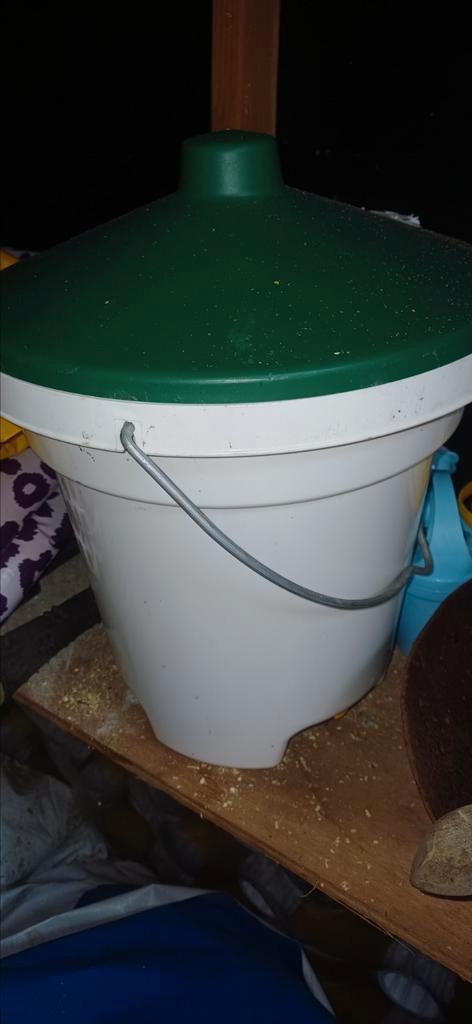 Drinkemmer kippen 12 liter, Dieren en Toebehoren, Pluimvee | Toebehoren, Zo goed als nieuw, Drinken en Voederen, Ophalen