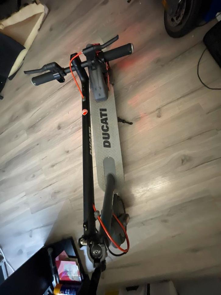 Nieuwe Ducati Pro1 Evo - Elektrische Step, Fietsen en Brommers, Overige Fietsen en Brommers, Nieuw, Ophalen