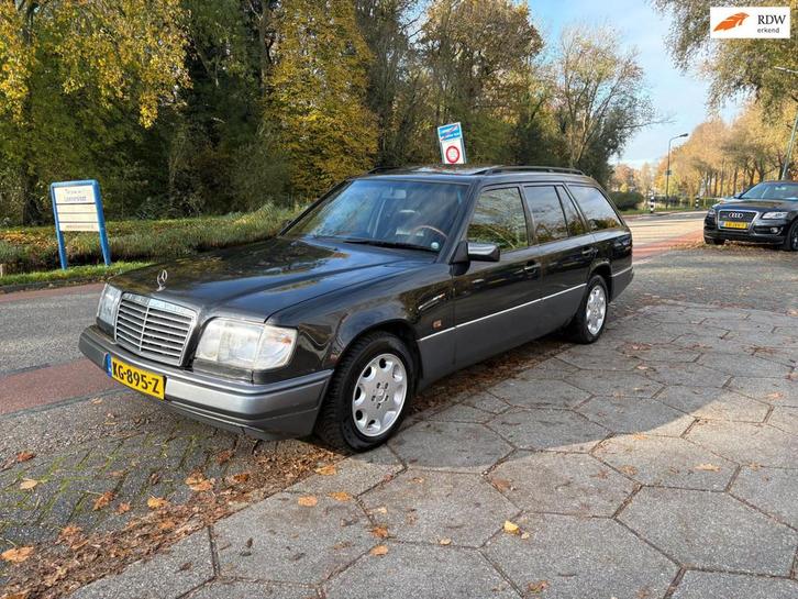 Mercedes-Benz E-klasse Combi 320 + AIRCO - 7-pers., Auto's, Mercedes-Benz, Bedrijf, Te koop, E-Klasse, ABS, Airbags, Airconditioning