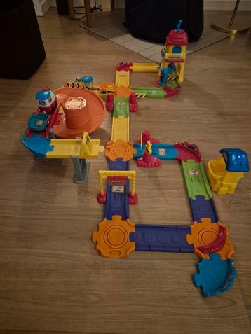Vtech Toet toet Treinbaan met 2 Treintjes beschikbaar voor biedingen
