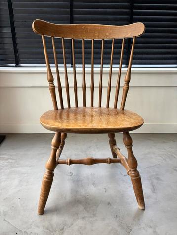 Vintage Houten Windsor Stoel | Engelse Farmhouse Stijl beschikbaar voor biedingen