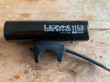 Lezyne 115 Pro Fietslamp - Krachtig Voorlicht beschikbaar voor biedingen