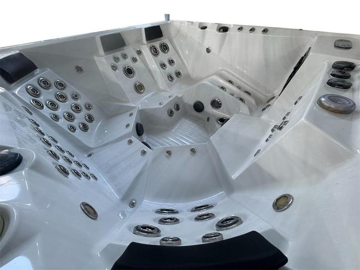 Gebruikte Bubbelbad met Balboa Systeem & Cover, Tuin en Terras, Zwembad-toebehoren, Gebruikt, Ophalen