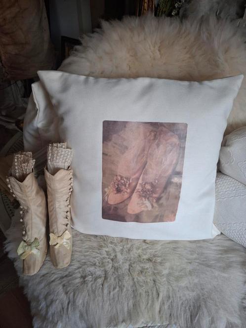 ##  Nieuw  groot kussen met opdruk.  ##, Huis en Inrichting, Woonaccessoires | Kussens, Zo goed als nieuw, Vierkant, Verzenden