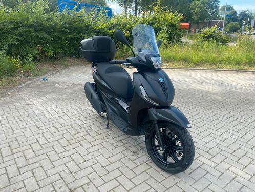 Piaggio Beverly black edition 2024, Motoren, Motoren | Piaggio, Particulier, Scooter, 12 t/m 35 kW, 1 cilinder, Ophalen