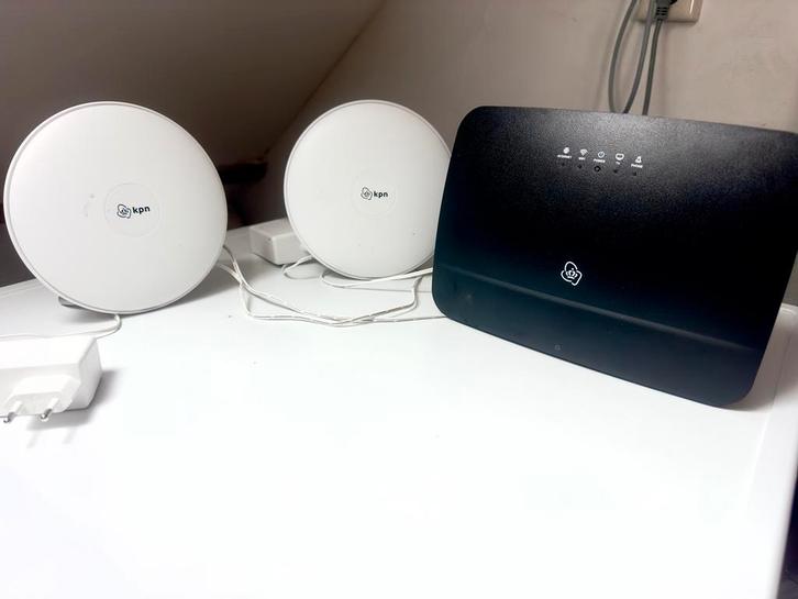KPN Box 12 + 2 Wifi Versterkers - Werkend!, Computers en Software, Routers en Modems, Gebruikt, Router met modem, Ophalen of Verzenden