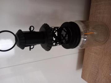 nieuwe tafellamp beschikbaar voor biedingen