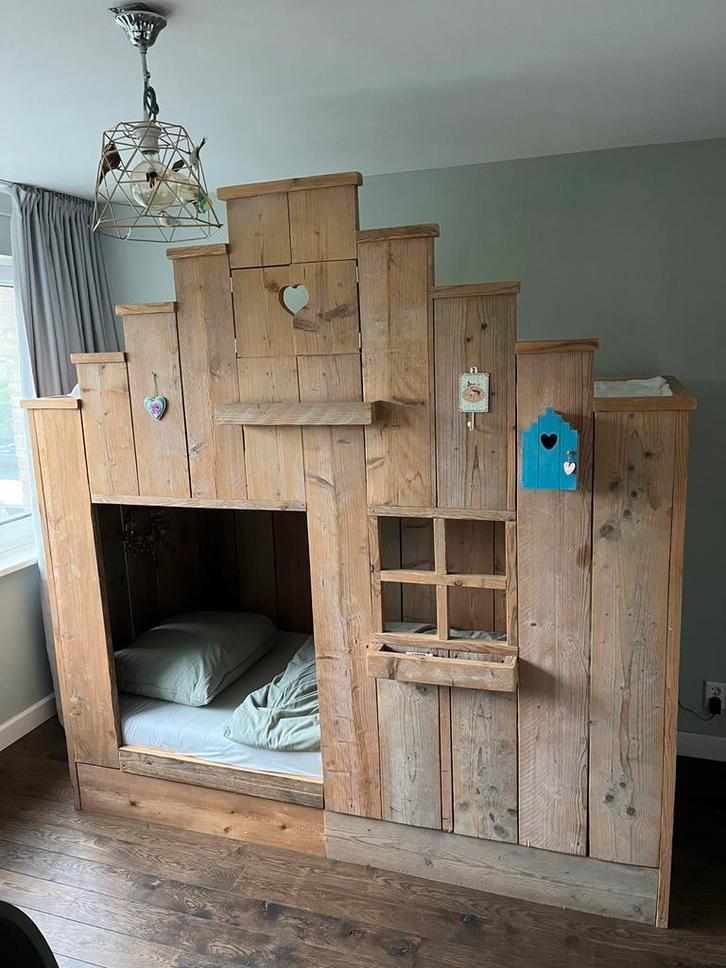 Boomhut / vogelhuis bed steigerhout saartje prum, Kinderen en Baby's, Kinderkamer | Bedden, Zo goed als nieuw, 180 cm of meer