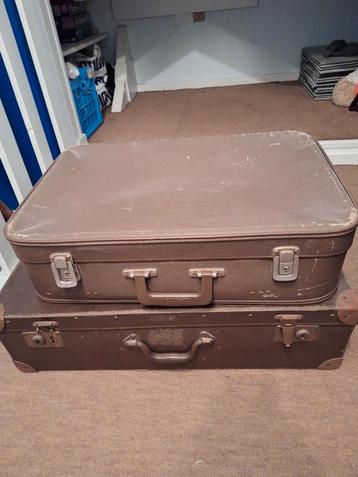Koffer Antiek. 2x beschikbaar voor biedingen