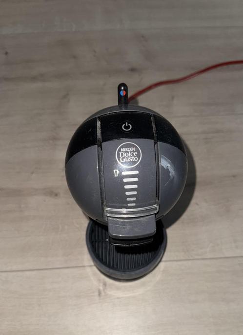 Nescafé Dolce Gusto Koffiemachine – Capsule Systeem, Witgoed en Apparatuur, Koffiezetapparaten, Gebruikt, Koffiepads en cups, Koffiemachine