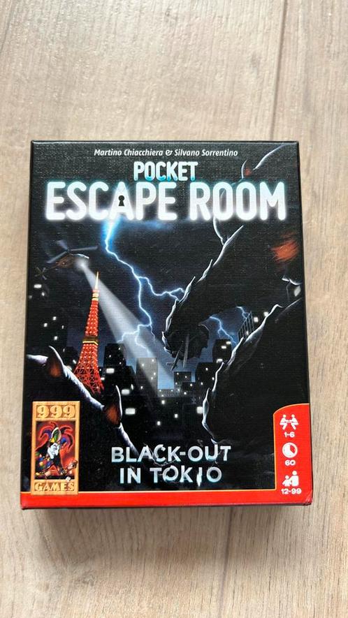 Pocket escape room black-out tokio, Hobby en Vrije tijd, Gezelschapsspellen | Kaartspellen, Zo goed als nieuw, Ophalen of Verzenden
