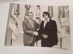 Grootformaat hoogglans persfotokaart elvis en president nixo, Ophalen of Verzenden, Voor 1940, Zo goed als nieuw