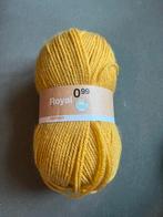 Eén bol geel Zeeman royal garen, Hobby en Vrije tijd, Ophalen of Verzenden, Nieuw, Breien of Haken, Wol of Garen