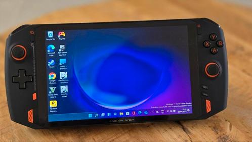 Handheld gaming console one Xplayer plus case en toetsenbord, Spelcomputers en Games, Spelcomputers | Overige, Zo goed als nieuw