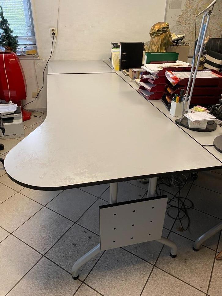 Burau / kantoorbureau / kantoormeubilair., Huis en Inrichting, Bureaus, Gebruikt, Bureau, Ophalen