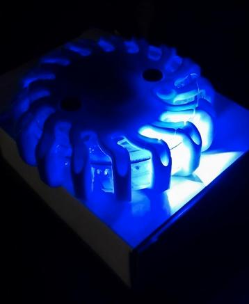 Blauwe gevarenlamp of flitslamp €9,95 beschikbaar voor biedingen