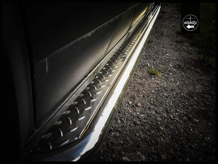 VW T4 Sidebars buis 60 mm met RVS trede (set van 2 stuks), Auto diversen, Tuning en Styling