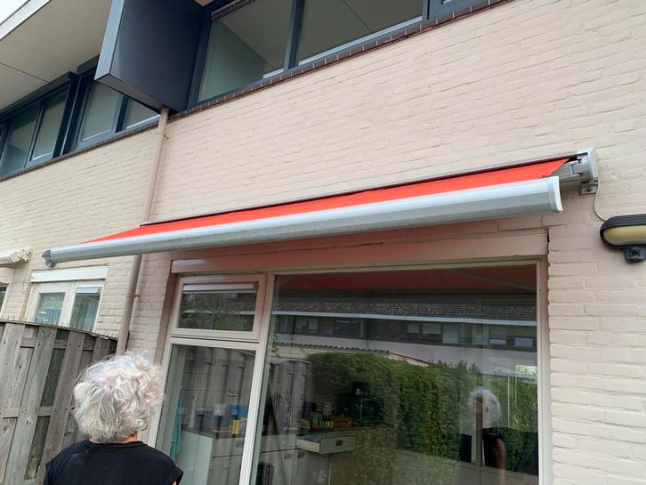 Elektrisch Zonnescherm - 3,5 meter breed, Tuin en Terras, Zonneschermen, Gebruikt, Knikarmscherm, 150 tot 300 cm, 250 cm tot 450 cm