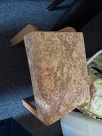 Vintage krukje met Bloemenmotief, Huis en Inrichting, Stoelen, Ophalen, Gebruikt, Bruin, Eén