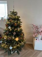 Kunst kerstboom 1.80 met bruine en grijze kerstballen, Diversen, Kerst, Ophalen, Zo goed als nieuw