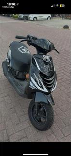 Zip 172 AC BROM (gereviseerd) moet snel weg, Fietsen en Brommers, Scooters | Piaggio, Ophalen, Zo goed als nieuw, Tweetakt, Zip